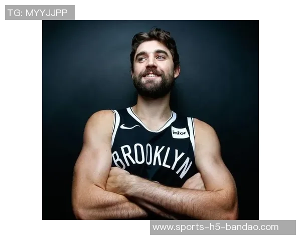 科隆后卫许伯斯右膝重伤恐缺席数月球队面临严峻考验